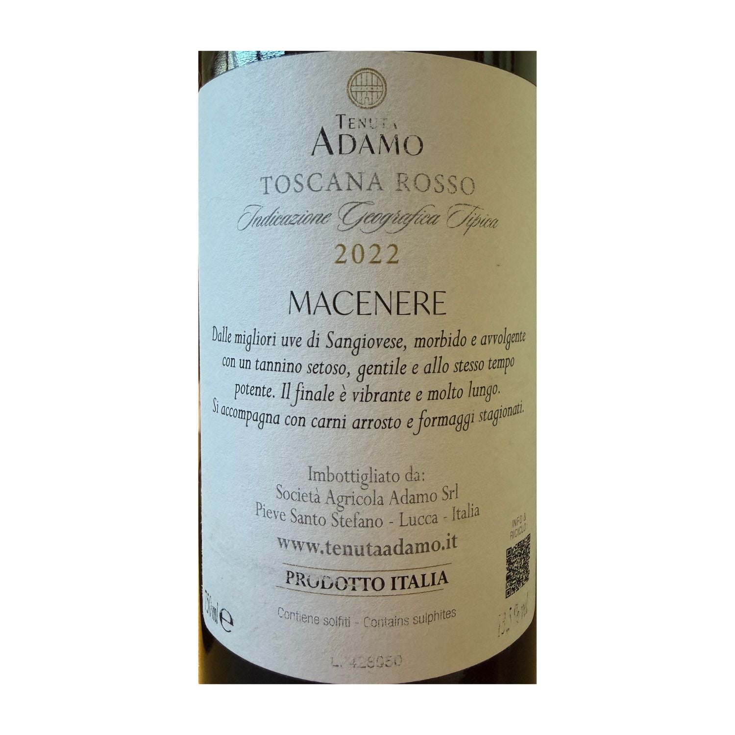 A close-up of a wine bottle label for Tenuta Adamo Toscana Rosso 2022 Macenere, featuring a light beige label with black text on a dark bottle background.